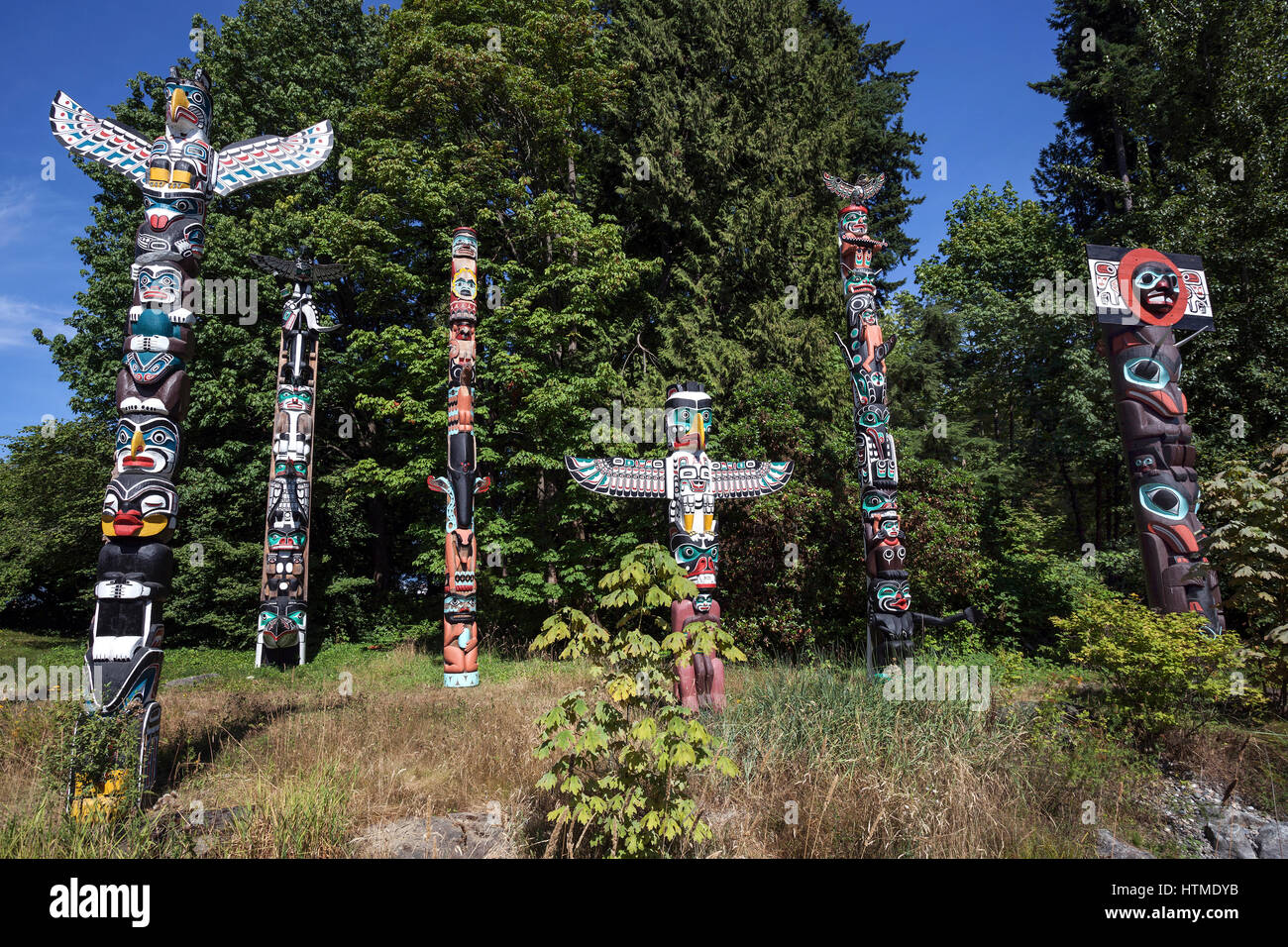 Totem Poles a Stanley Park, Vancouver, British Columbia Provincia, Canada Foto Stock