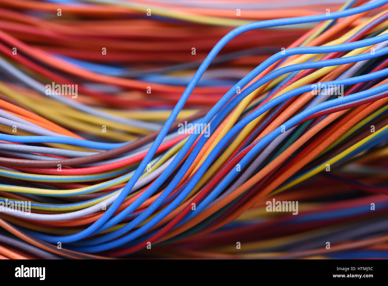 Primo piano del cavo e del filo in una rete di computer systems Foto Stock