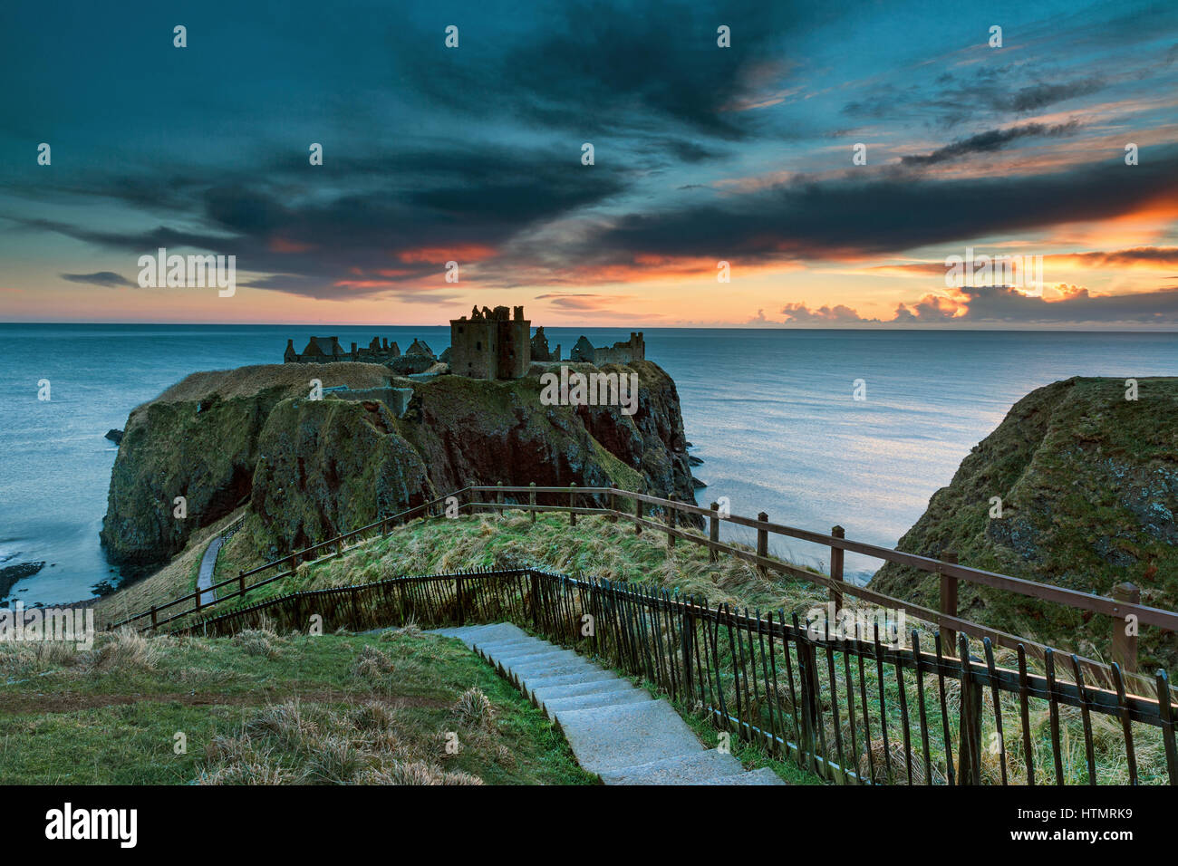 Alba al castello di Dunnottar, Aberdeenshire, Scozia Foto Stock