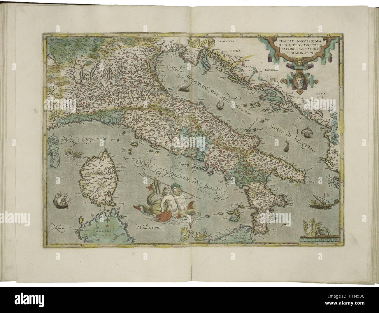 La mappa d'Italia del XVI secolo di Abraham Ortelius fornisce una rappresentazione dettagliata e accurata della geografia, delle città e dei confini regionali del paese, mostrando l'abilità di Ortelio nella cartografia. Foto Stock