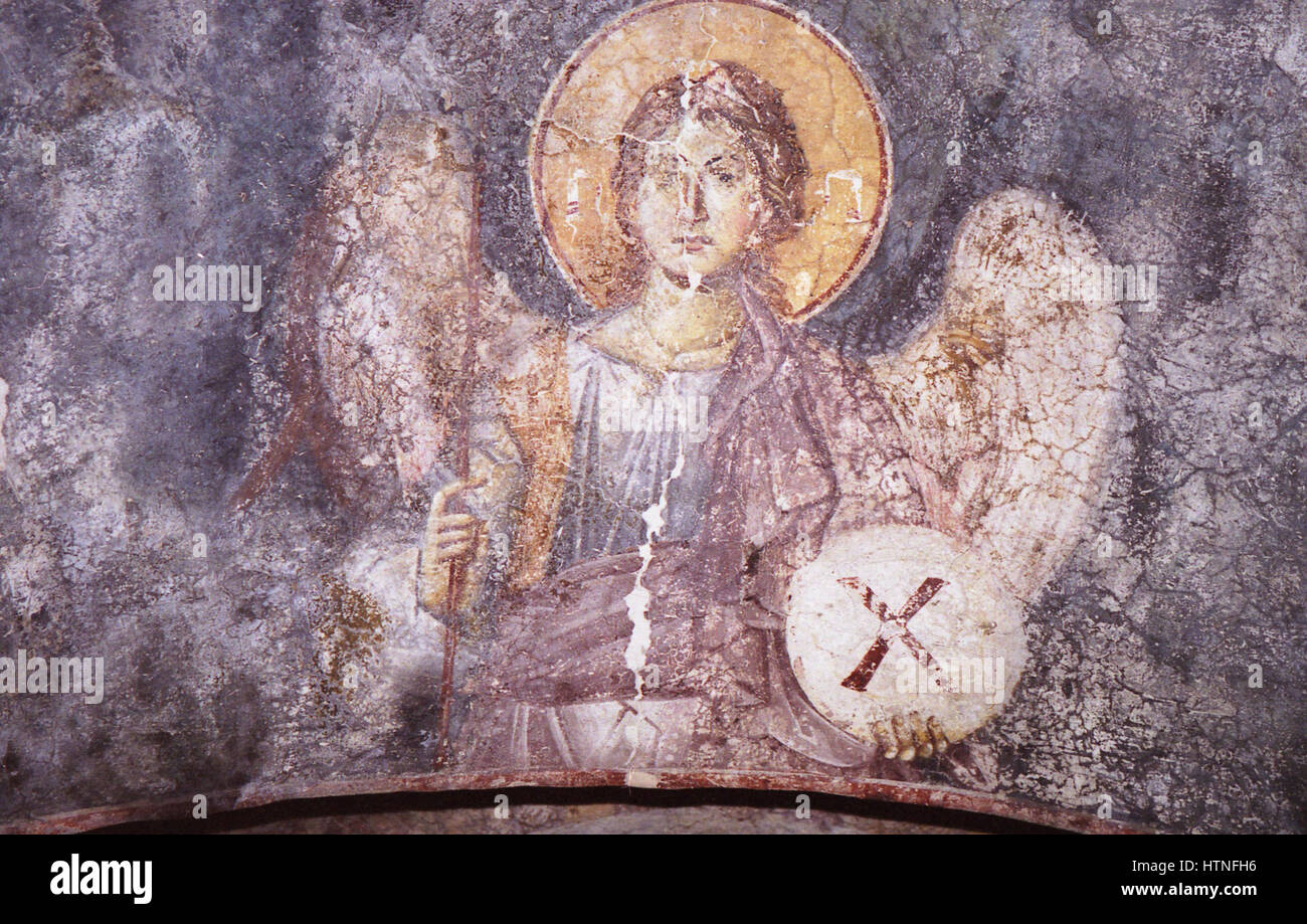 La chiesa del Theotokos Peribleptos di Ocrida contiene una collezione di significativi affreschi e dipinti bizantini. Queste opere d'arte risalgono all'XI secolo e riflettono le tradizioni religiose e artistiche del tempo, con scene dell'iconografia cristiana e dello stile artistico bizantino. Foto Stock