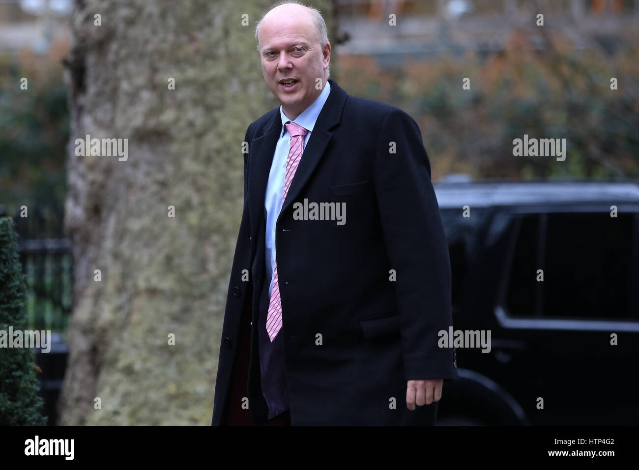 A Downing Street, Londra, Regno Unito. 14 mar 2017 - Chris Grayling il Segretario di Stato per il trasporto arriva settimanale per la riunione di gabinetto al numero 10 di Downing street. Credito: Dinendra Haria/Alamy Live News Foto Stock