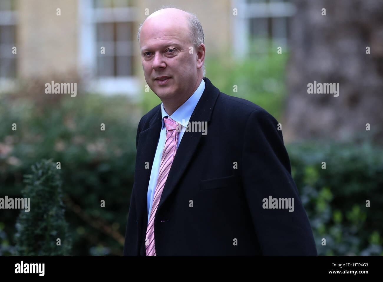A Downing Street, Londra, Regno Unito. 14 mar 2017 - Chris Grayling il Segretario di Stato per il trasporto arriva settimanale per la riunione di gabinetto al numero 10 di Downing street. Credito: Dinendra Haria/Alamy Live News Foto Stock