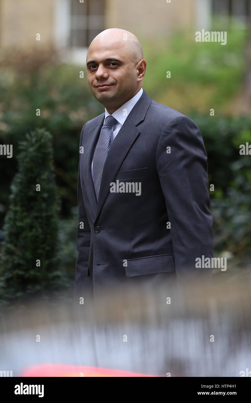 A Downing Street, Londra, Regno Unito. 14 mar 2017 - Sajid Javid Segretario di Stato per le comunità e il governo locale arriva settimanale per la riunione di gabinetto al numero 10 di Downing street. Credito: Dinendra Haria/Alamy Live News Foto Stock