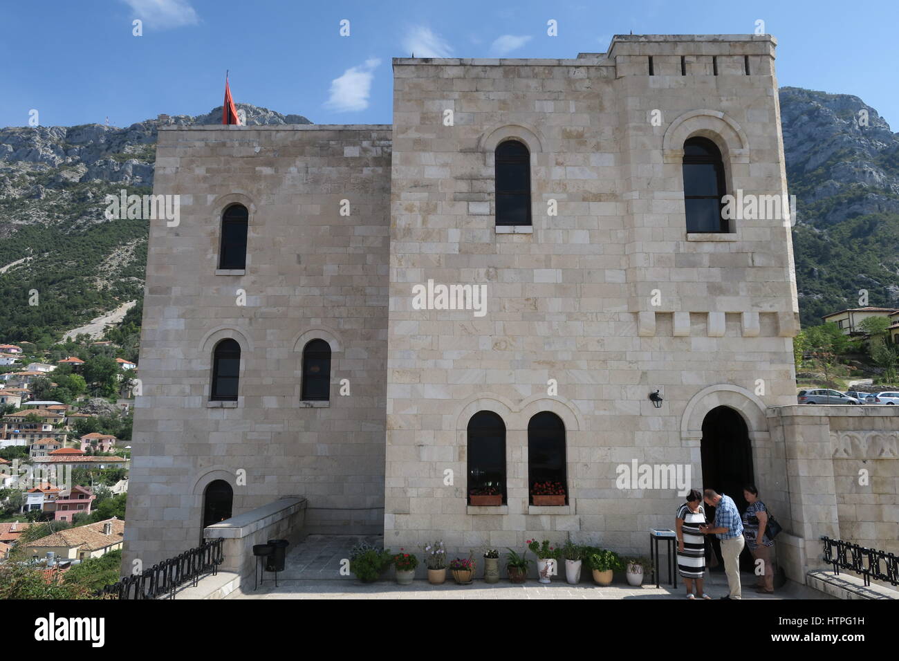 Krujë è una città e un comune nel Centro Nord Albania. Situato tra il monte krujë e il fiume ishëm Foto Stock