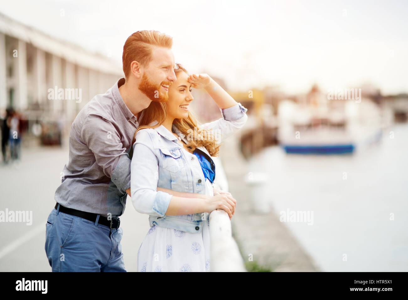 Giovane amore e sentimenti di assistenza infermieristica Foto Stock