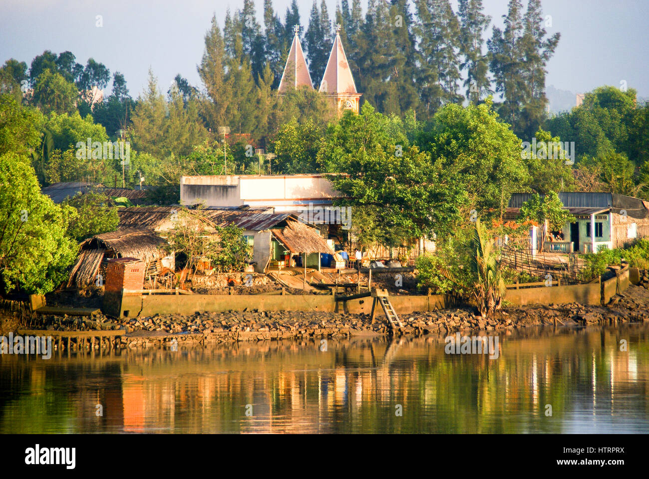 La vita quotidiana in un villaggio di pescatori in Vietnam. Sud-est asiatico Foto Stock