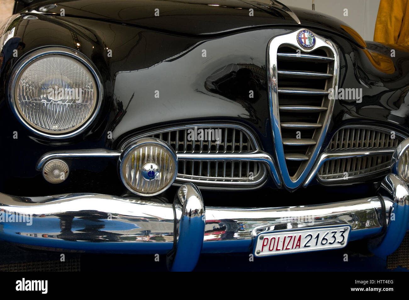 Roma, Italia - 14 maggio 2005. Alfa Romeo 1900 TI Super lucido nero anteriore, vintage 50s auto della polizia italiana squad equipment exhibition Foto Stock