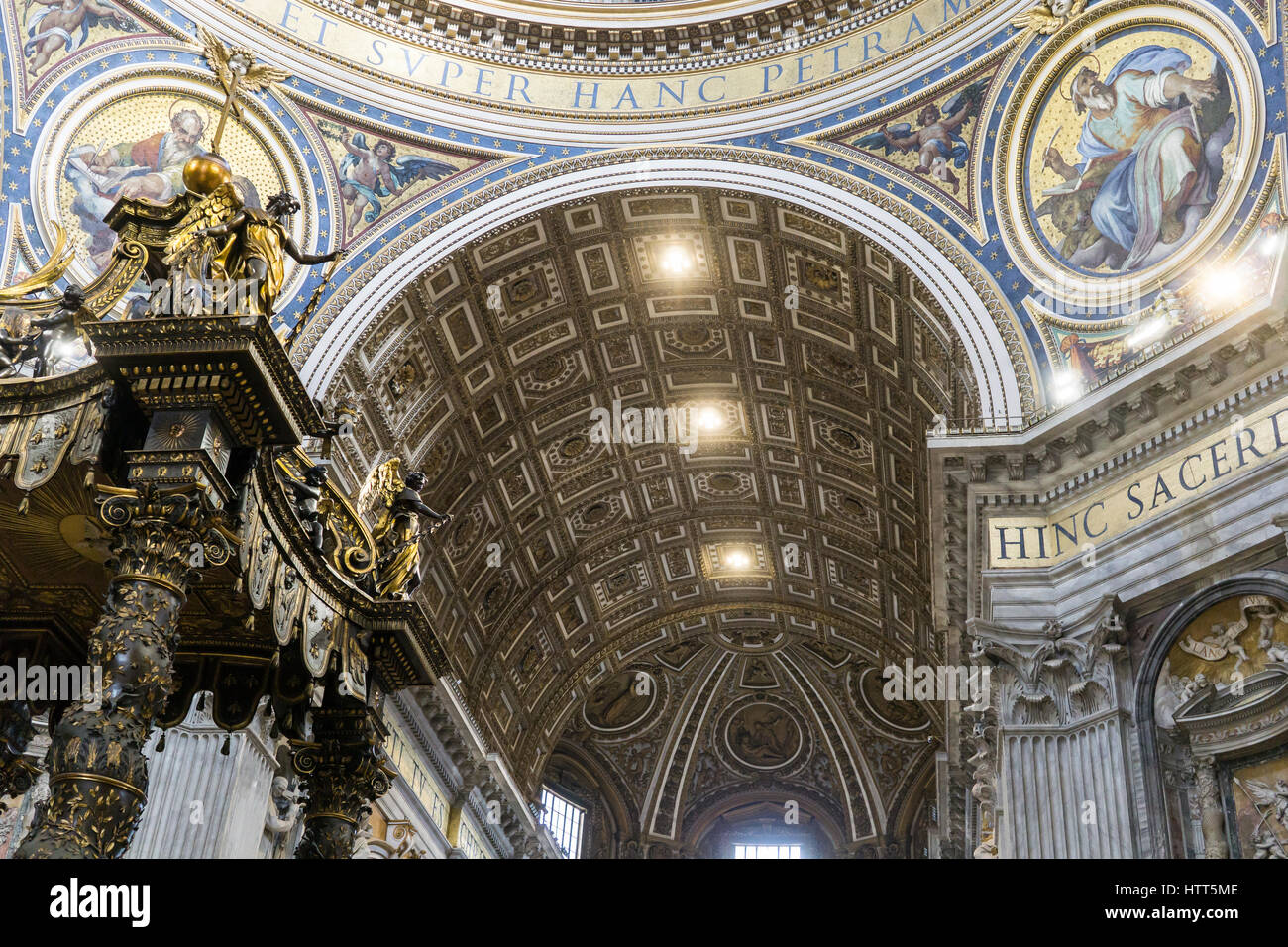 Berninis baldacchino nella Basilica di San Pietro (1506-1626) in ...