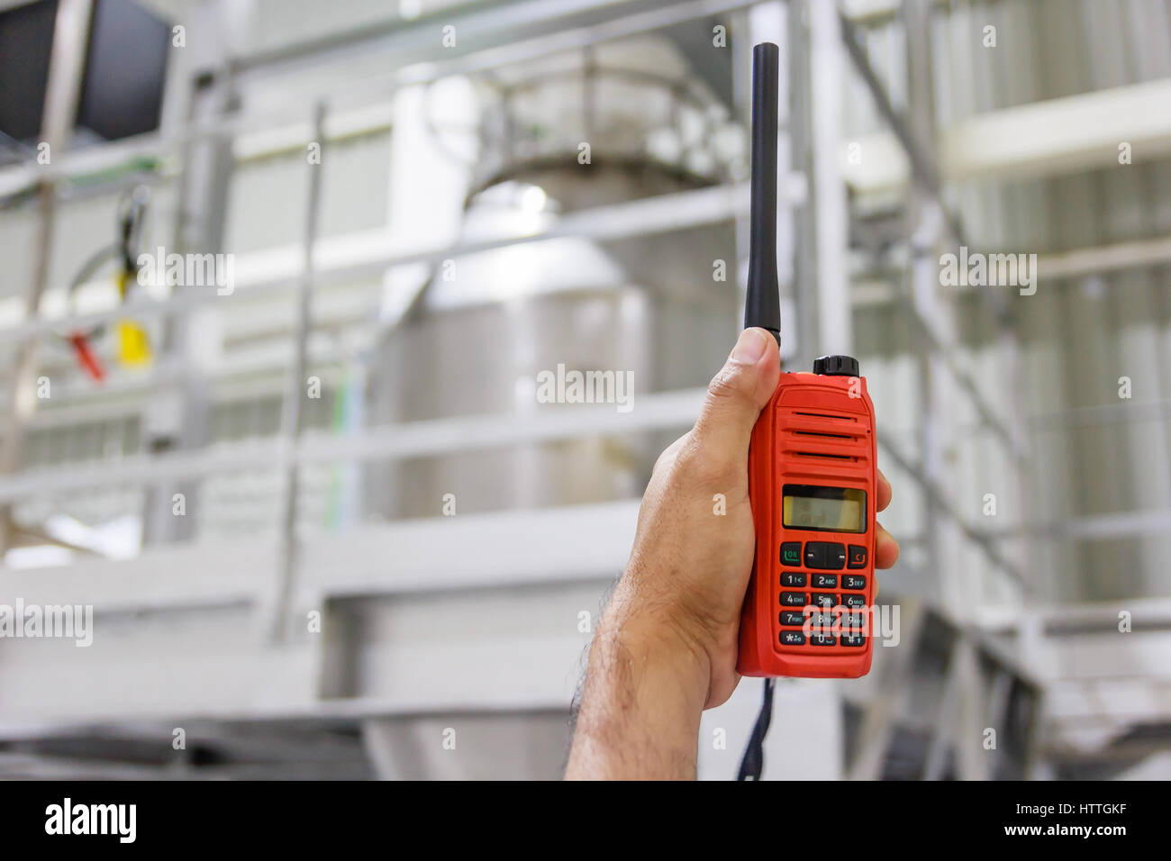 Palmare walkie talkie radio di comunicazione per le comunicazioni in cantiere con spazio copia testo e. Foto Stock