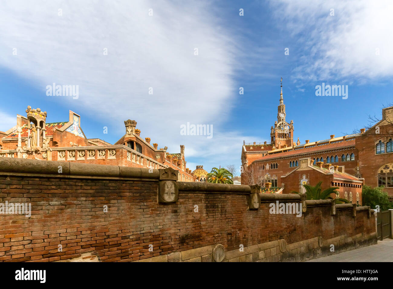 Hospital de la Santa Creu i Sant Pau, Barcellona, in Catalogna, Spagna. Dal catalano modernisme architetto Lluís Domènech i Montaner. Foto Stock