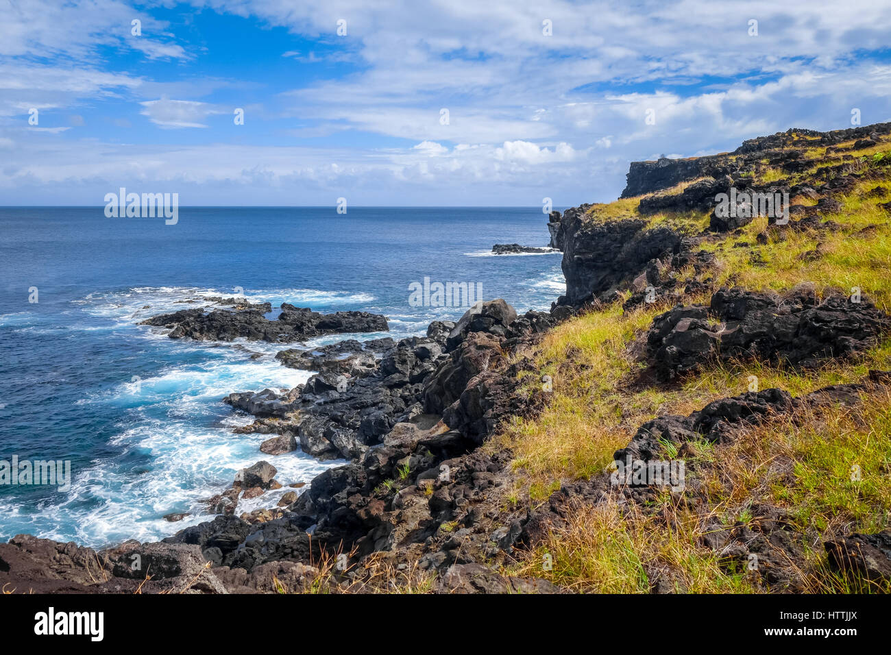 Isola di Pasqua scogliere e oceano pacifico paesaggio, Cile Foto Stock