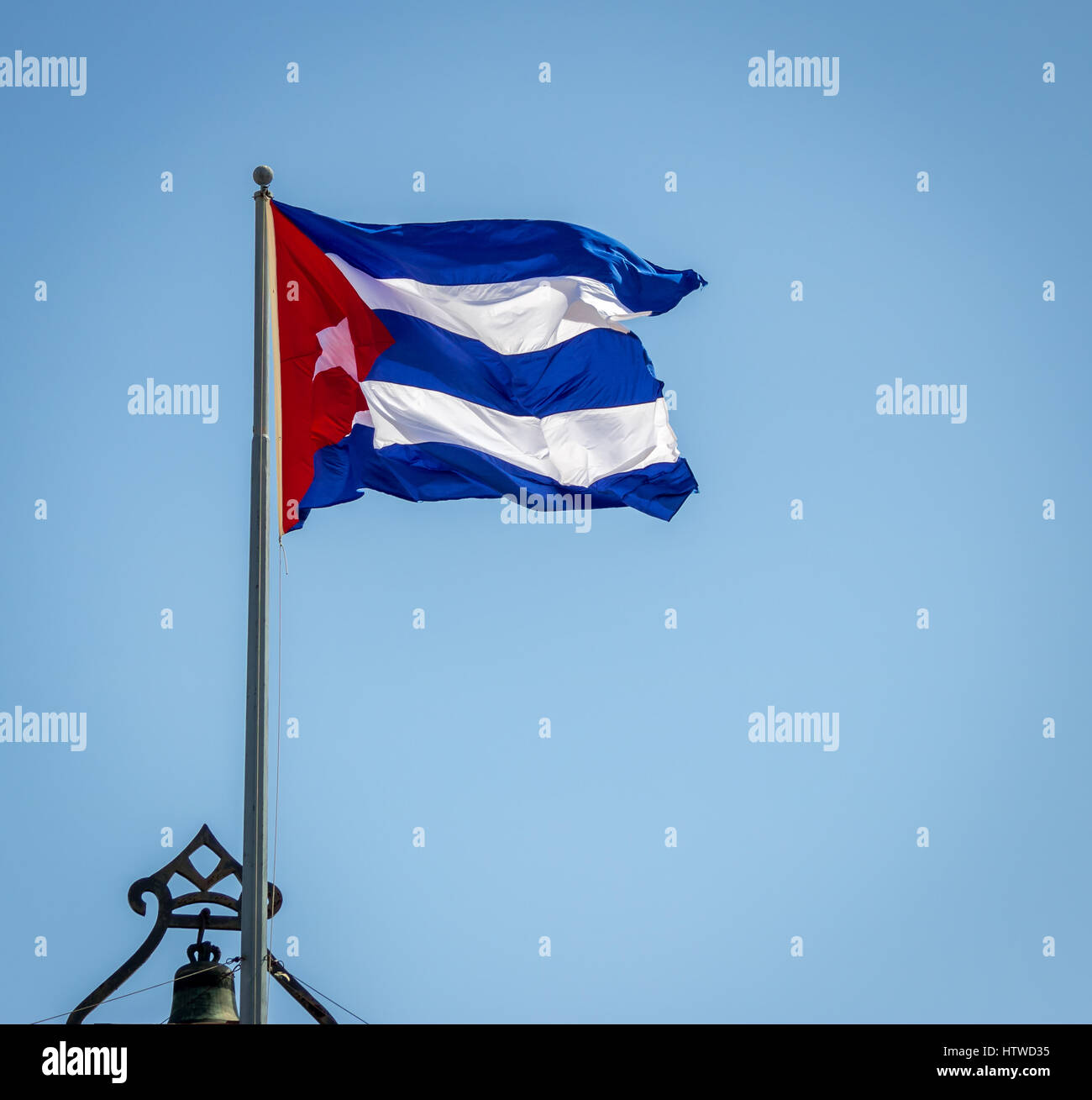 Sventola bandiera cubana Foto Stock