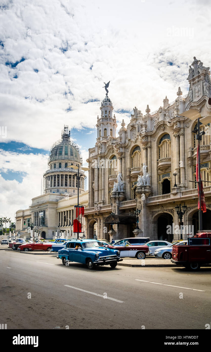 Il grande teatro (Gran Teatro) e Capitolio - Havana, Cuba Foto Stock