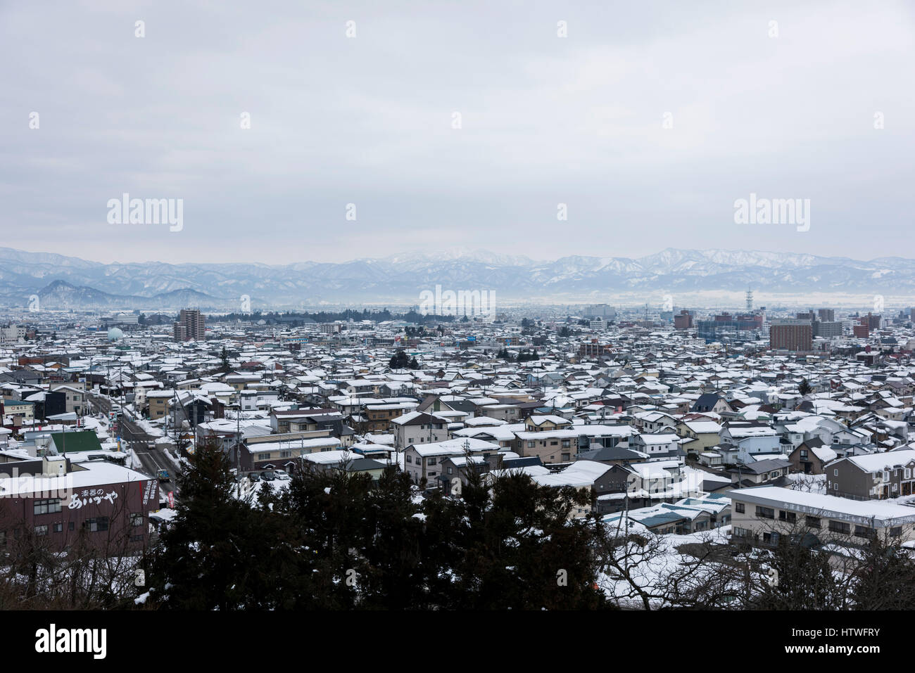 Vista generale della città Aizuwakamatsu, vista da mt.Iimori, Aizuwakamatsu Città, Fukushima Prefettura, Giappone Foto Stock