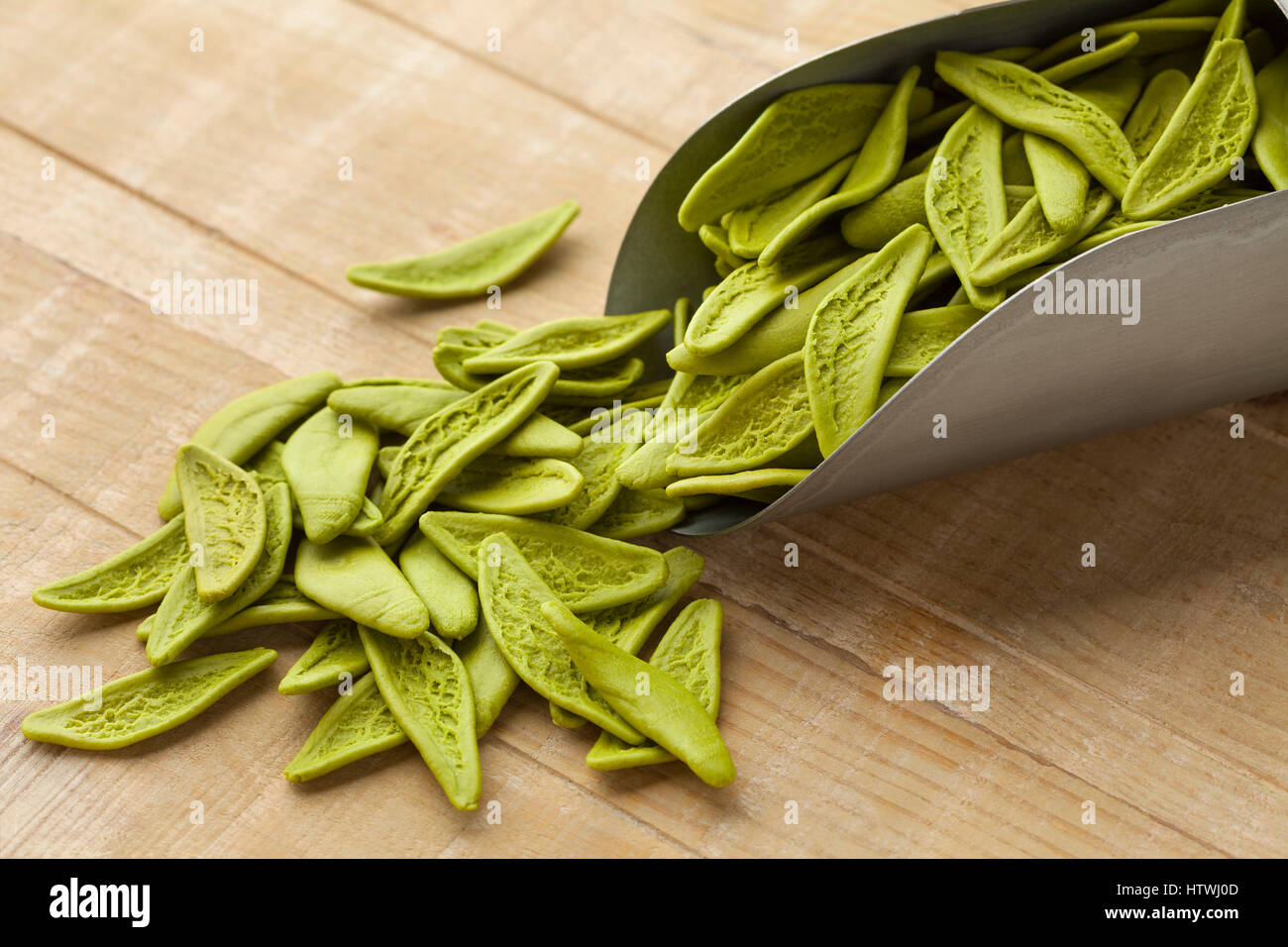 Verde di spinaci italiano pasta dalla Puglia a forma di foglie di ulivo Foto Stock