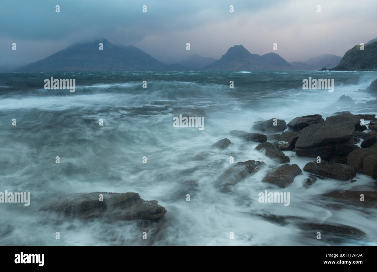 Strada di Montagna, Highlands scozzesi Foto Stock