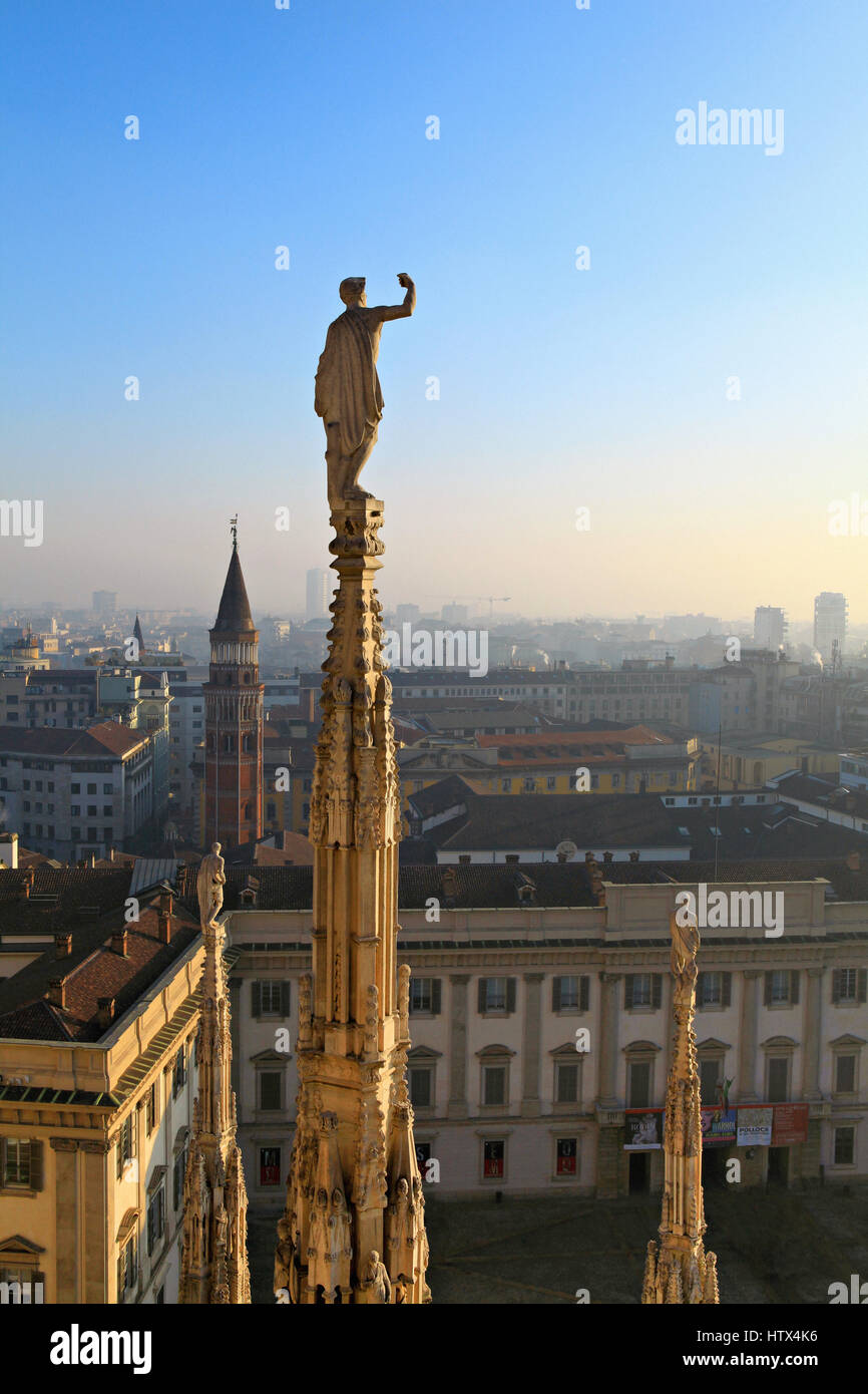 Vista del Duomo di Milano (Duomo),l'Italia. Foto Stock