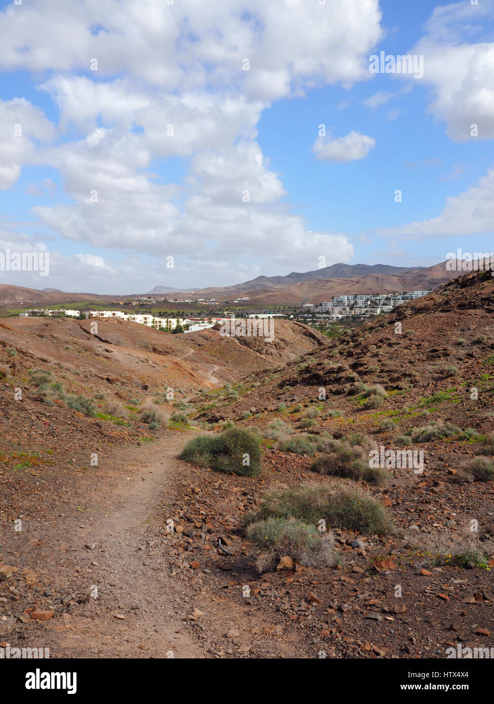 Sentiero escursionistico attraverso il paesaggio di Fuerteventura Isole Canarie Foto Stock