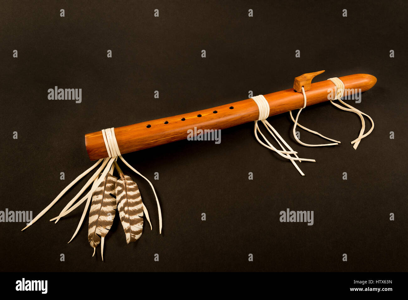 Native american flute immagini e fotografie stock ad alta risoluzione -  Alamy