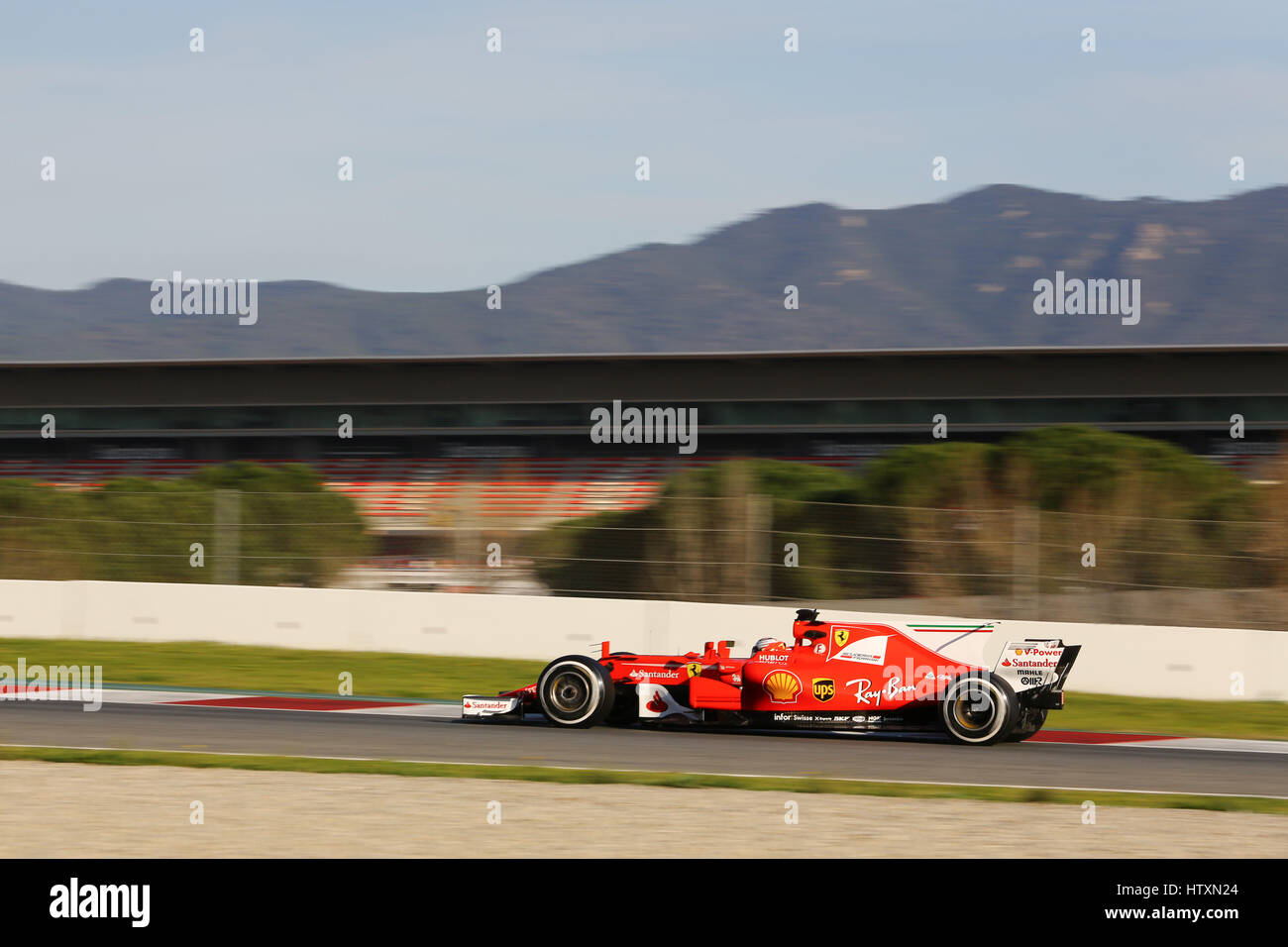Kimi Raikkonen (FIN) alla guida della sua Scuderia Ferrari SF70H durante il 2017 F1 test pre stagione Foto Stock