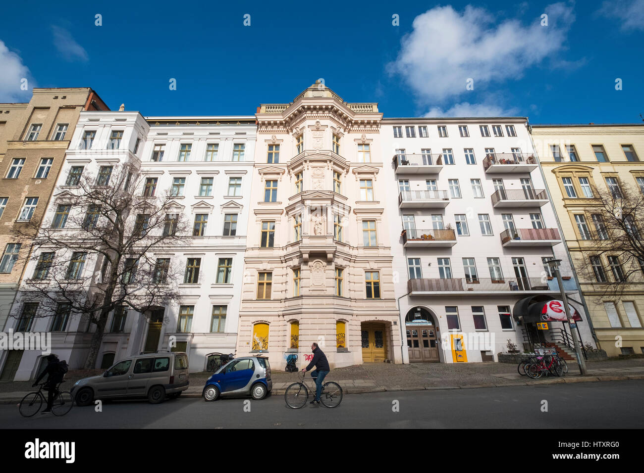 Centro storico Appartamento ristrutturato edifici gentrified nel quartiere di Prenzlauer Berg di Berlino, Germania Foto Stock