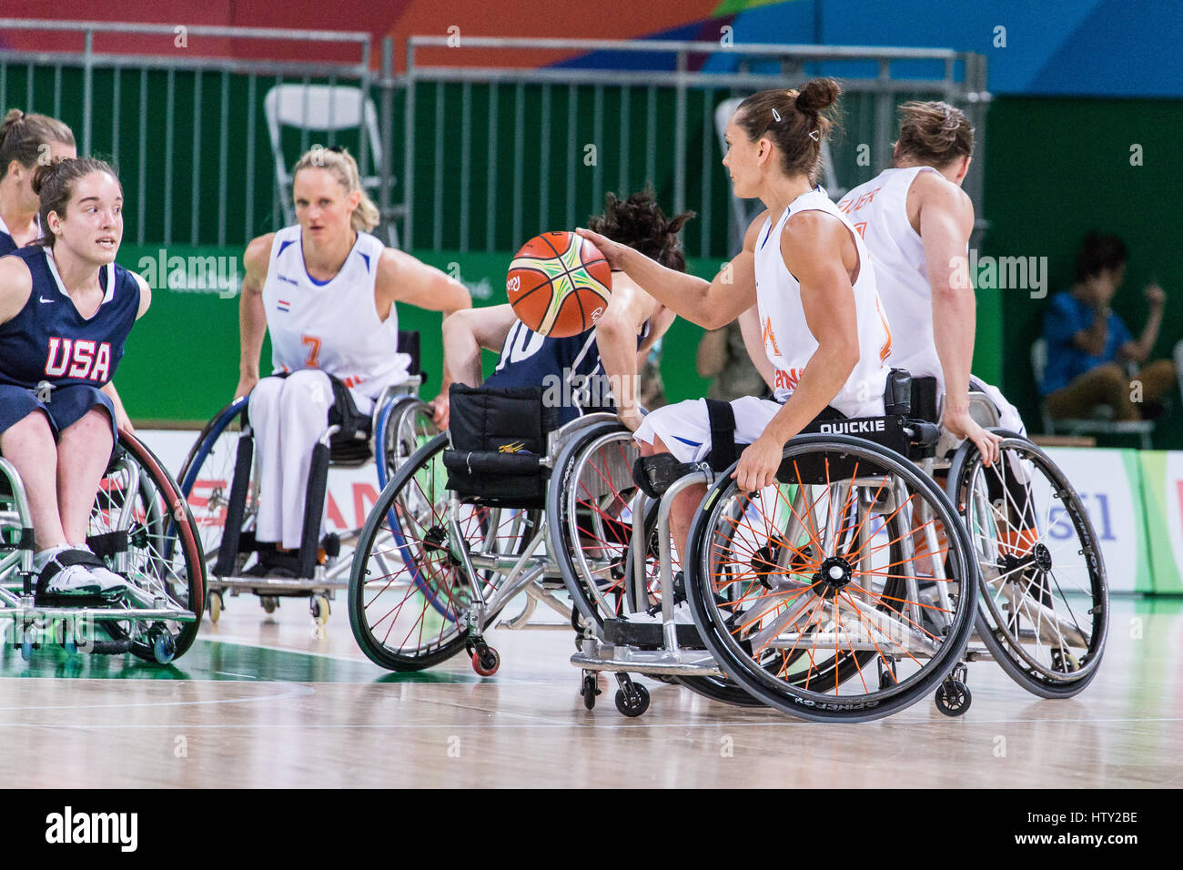 Basket in carrozzella concorrenza durante il Rio 2016 estate giochi paralimpici Foto Stock