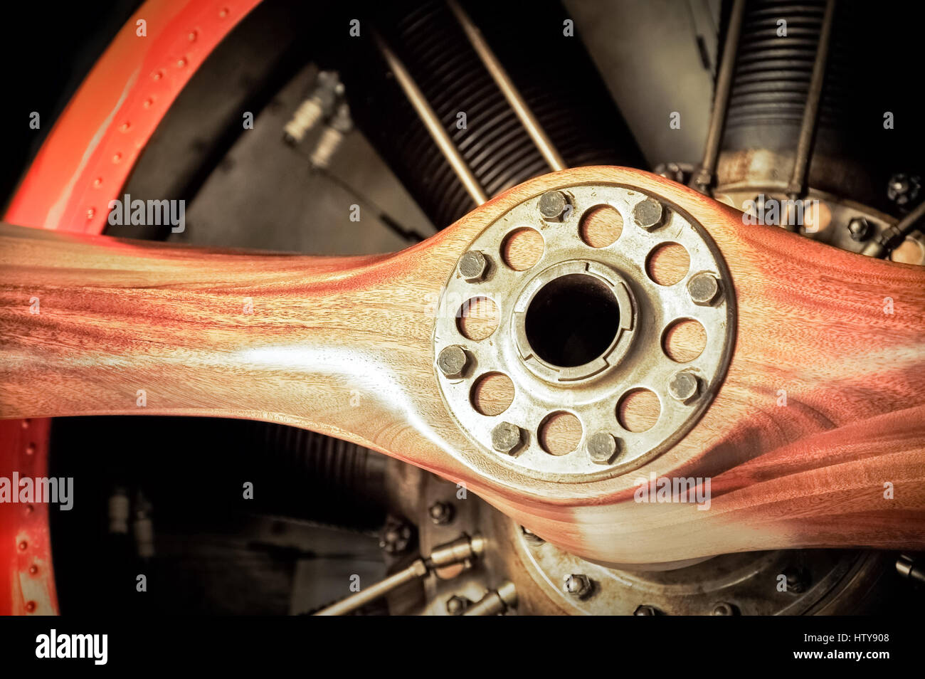Vintage In Legno Elica Degli Aerei E I Cilindri Del Motore Foto Stock Alamy