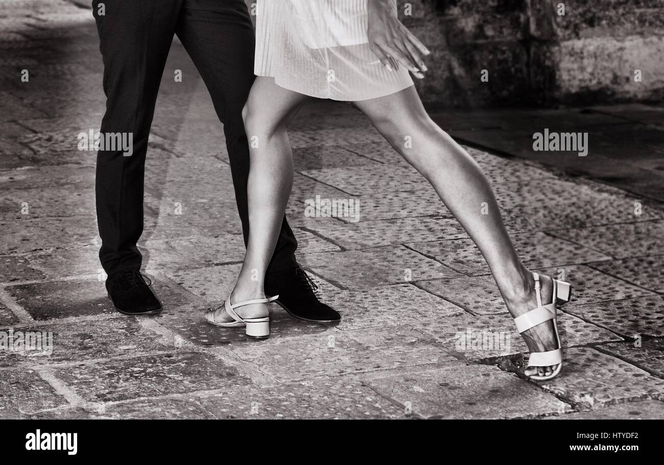 L uomo e la donna tango Dancing in the Street, Valletta, Malta Foto Stock