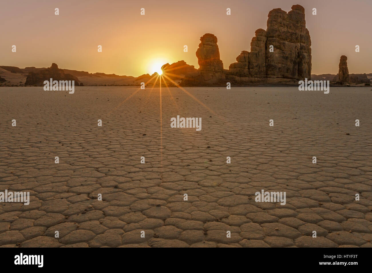 Tramonto sul deserto Arabico, Arabia Saudita Foto Stock