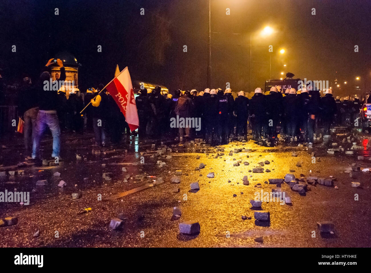 Varsavia, Polonia - 11 novembre: Proteste e tumulti di notte durante il polacco il giorno di indipendenza a Varsavia nel novembre 11, 2014 Foto Stock