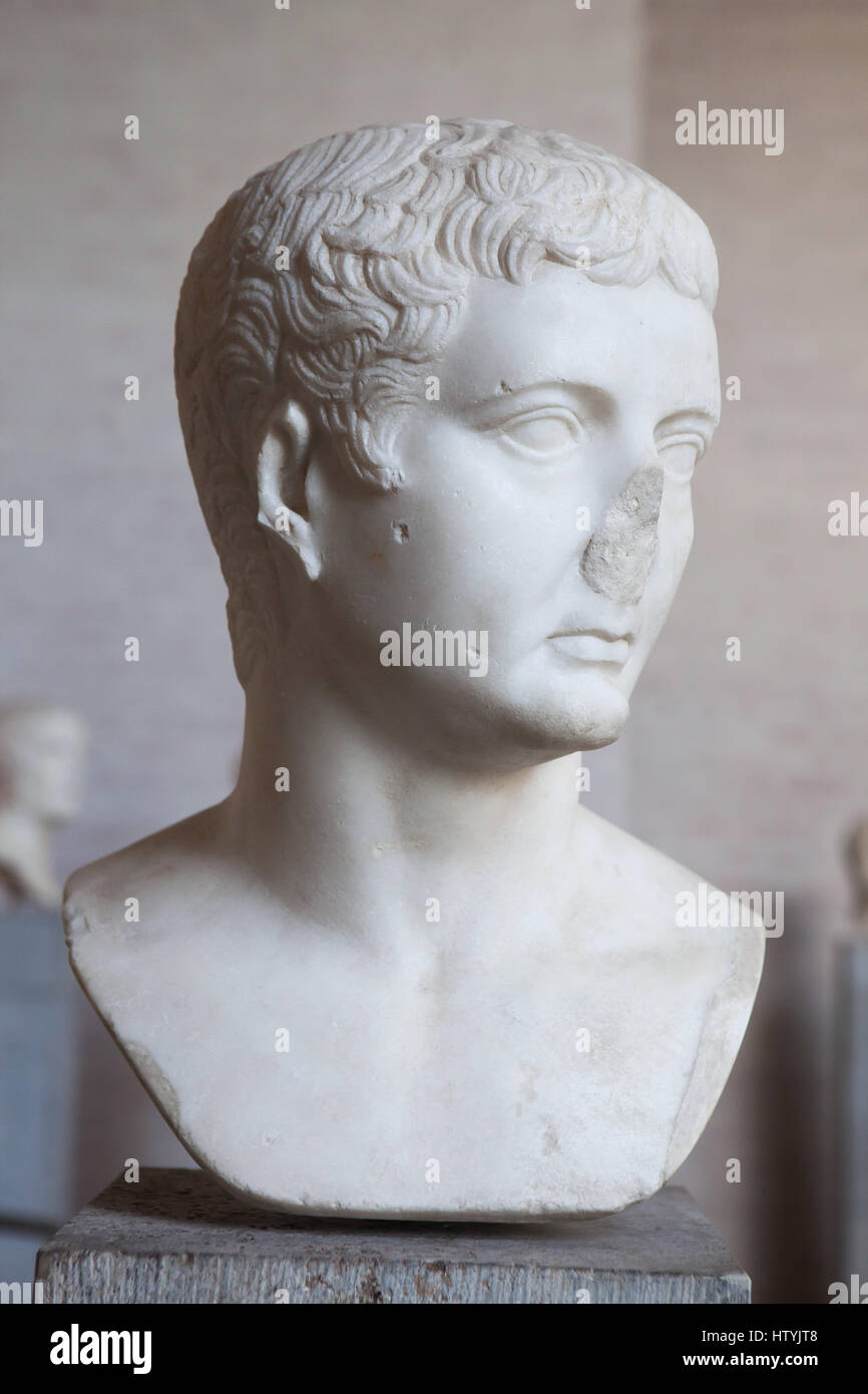 Busto in marmo dell'imperatore romano Tiberio (regna 14-37 AD) sul display nella Glyptothek Museum di Monaco di Baviera, Germania. Foto Stock