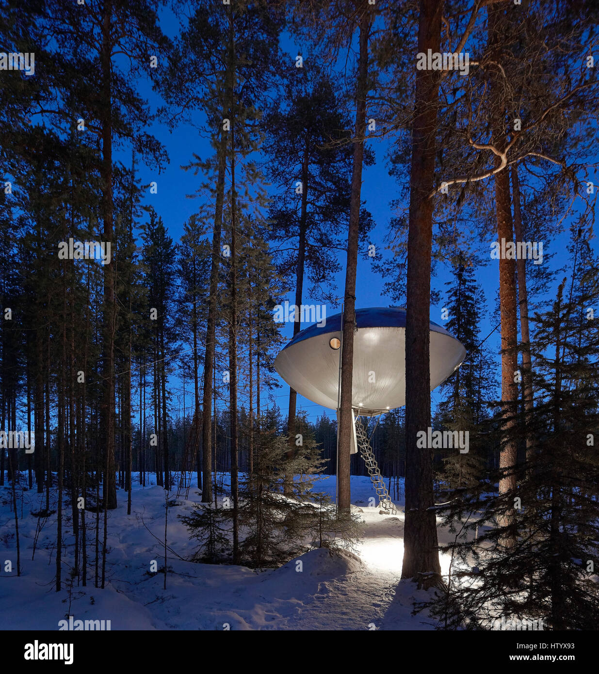 L'UFO design by Inredningsgruppen Bertil Harström. Treehotel, Harads, Svezia. Architetto: vari, 2016. Foto Stock