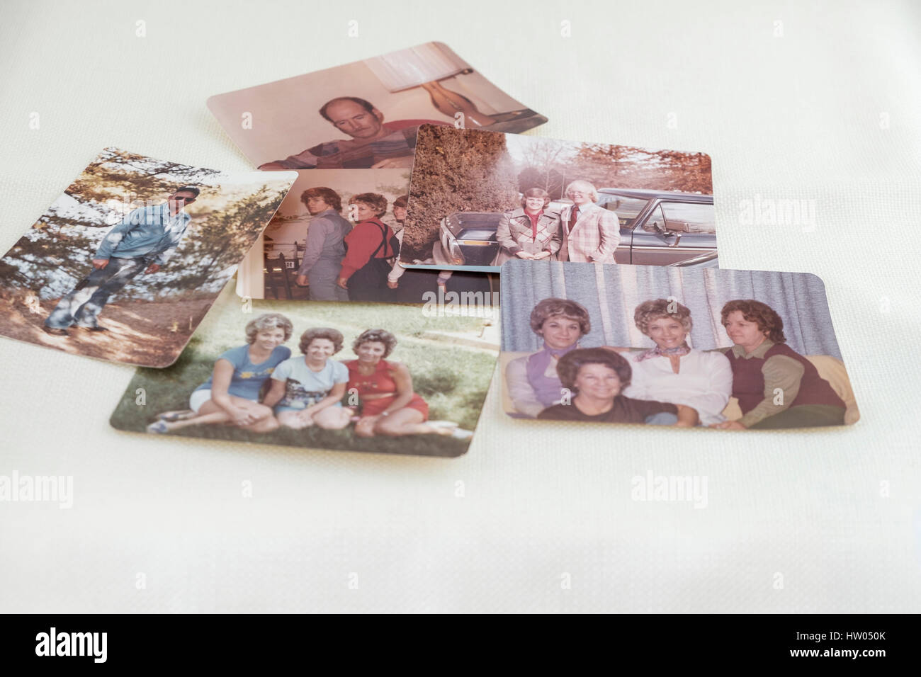 Vintage fotografie di famiglia degli anni settanta e ottanta. Panno giallo dello sfondo. Oklahoma, Stati Uniti d'America. Noi, Stati Uniti, Stati Uniti, Stati Uniti Foto Stock