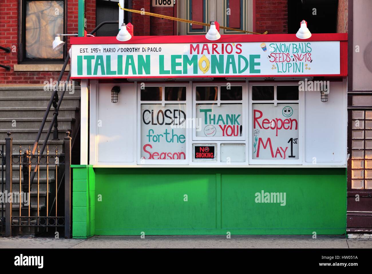 Chicago i punti di riferimento sono disponibili in molte forme e dimensioni comprese questo italiano lemonade stand su Taylor Street. Chicago, Illinois, Stati Uniti d'America. Foto Stock