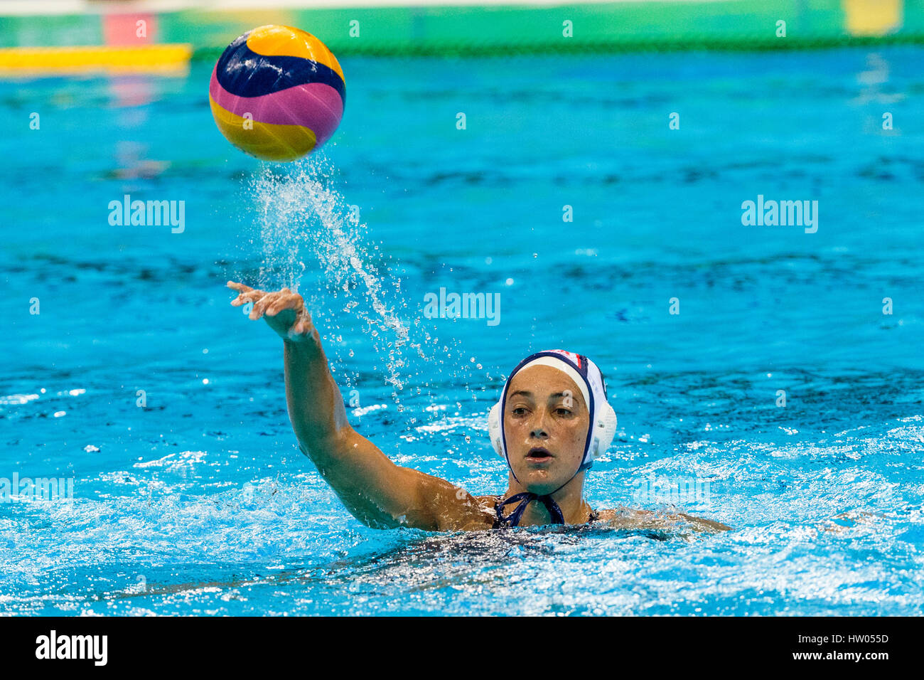 Rio de Janeiro, Brasile. 19 agosto 2016 Maggie Steffens (USA) compete in campo femminile pallanuoto medaglia d oro partita contro l'Italia al 2016 Olympic estate Foto Stock