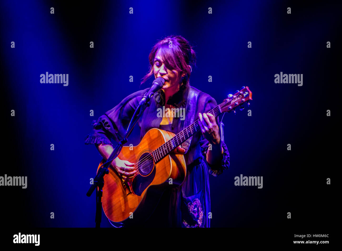 Carmen Consoli suona al Teatro Dal Verme di Milano, Italia Foto Stock