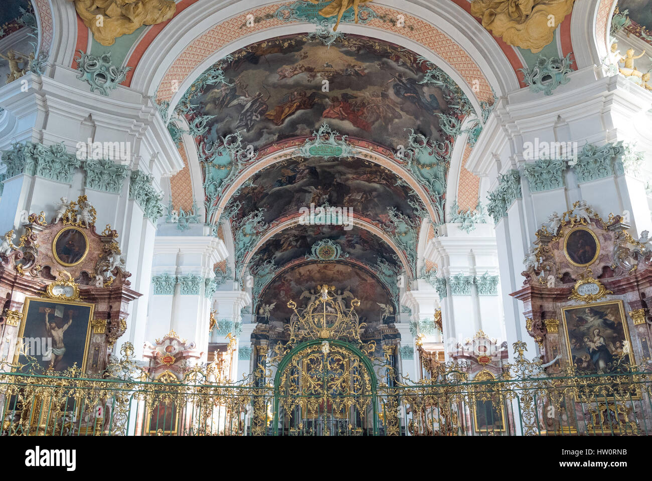 San Gallo, in Svizzera, il bianco splendore del Barocco e gli interni dipinti della Cattedrale Foto Stock