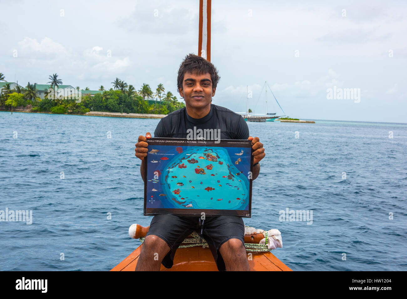 Maldive Rangali Island. Conrad Hilton Resort. Istruttore di immersioni isola di contenimento siti di immersione. Foto Stock