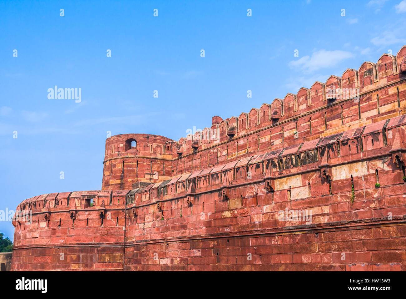 Le mura e bastioni di Agra fort costruito dal Mughals nello Stato indiano dell'Uttar Pradhesh. Foto Stock