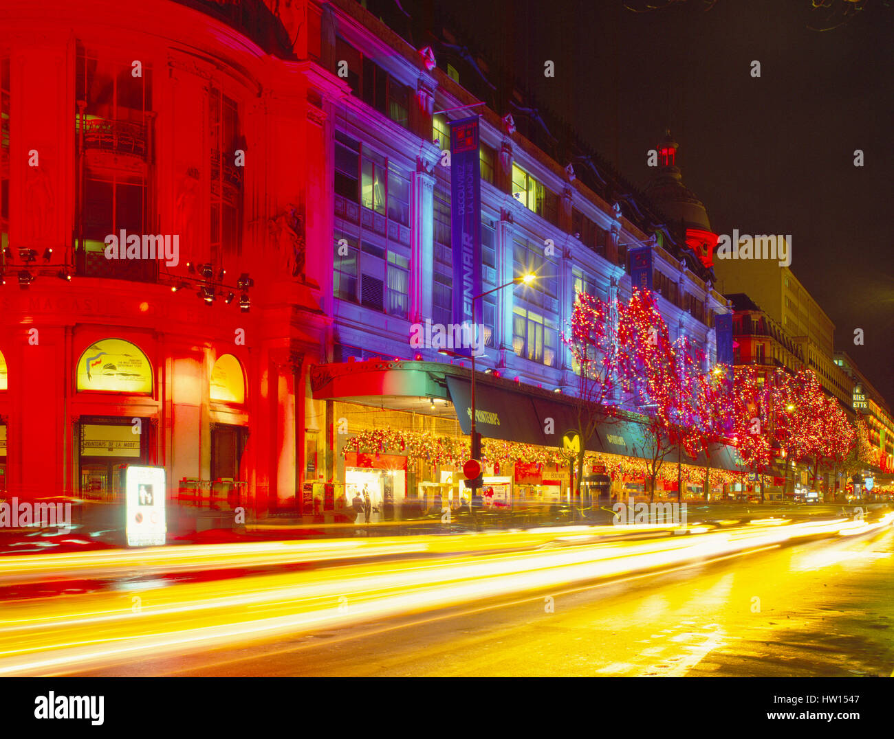 Boulevard Haussmann decorata per Natale, Parigi, Francia. Foto Stock