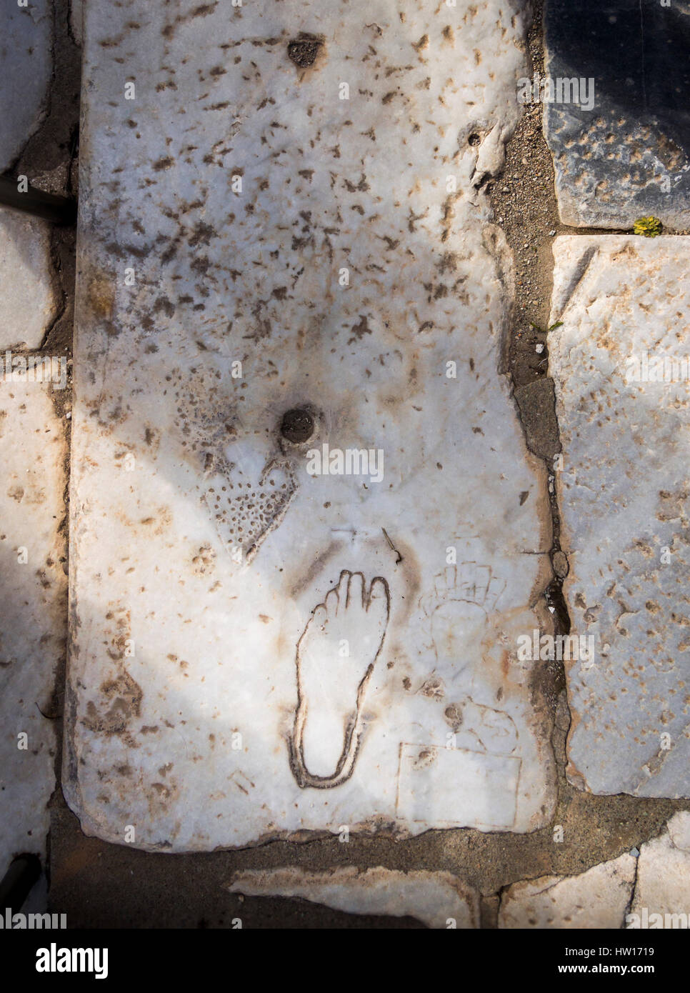 Footprint, segno per un bordello nella città antica di Efeso in Selcuk, Turchia Foto Stock