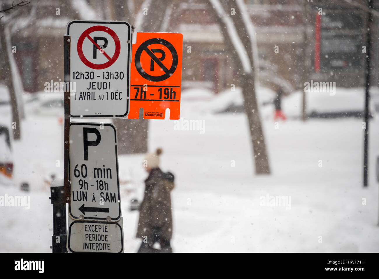 Montreal, CA - 15 Marzo 2017: Orange neve segni a Montreal Foto Stock