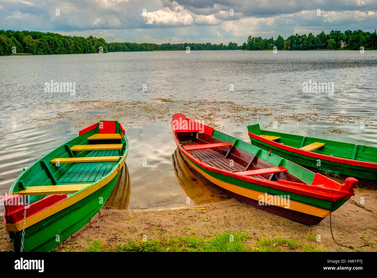 Barche sul lago in lituano colori, Trakai, Lituania Foto Stock