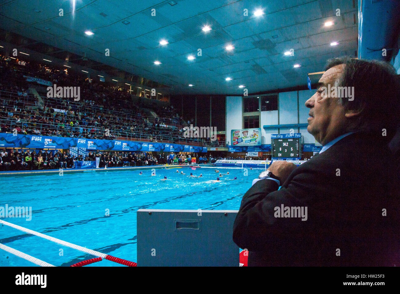 Leoluca Orlando, Sindaco di Palermo, durante il Campionato Mondiale di pallanuoto match tra Italia e Russia. Foto Stock