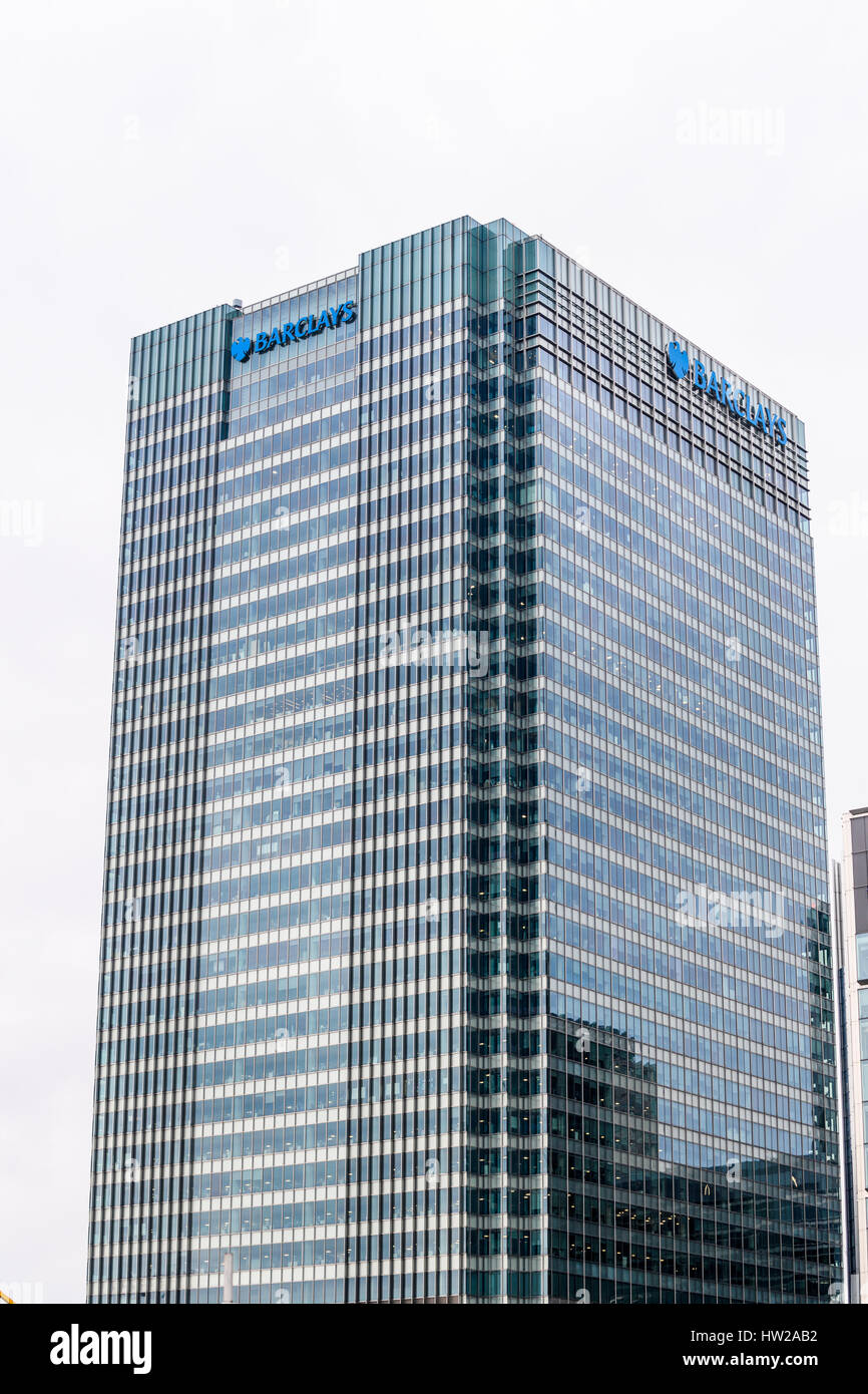 Barclays a Canary Wharf, uno di Londra due quartieri finanziari. Foto Stock