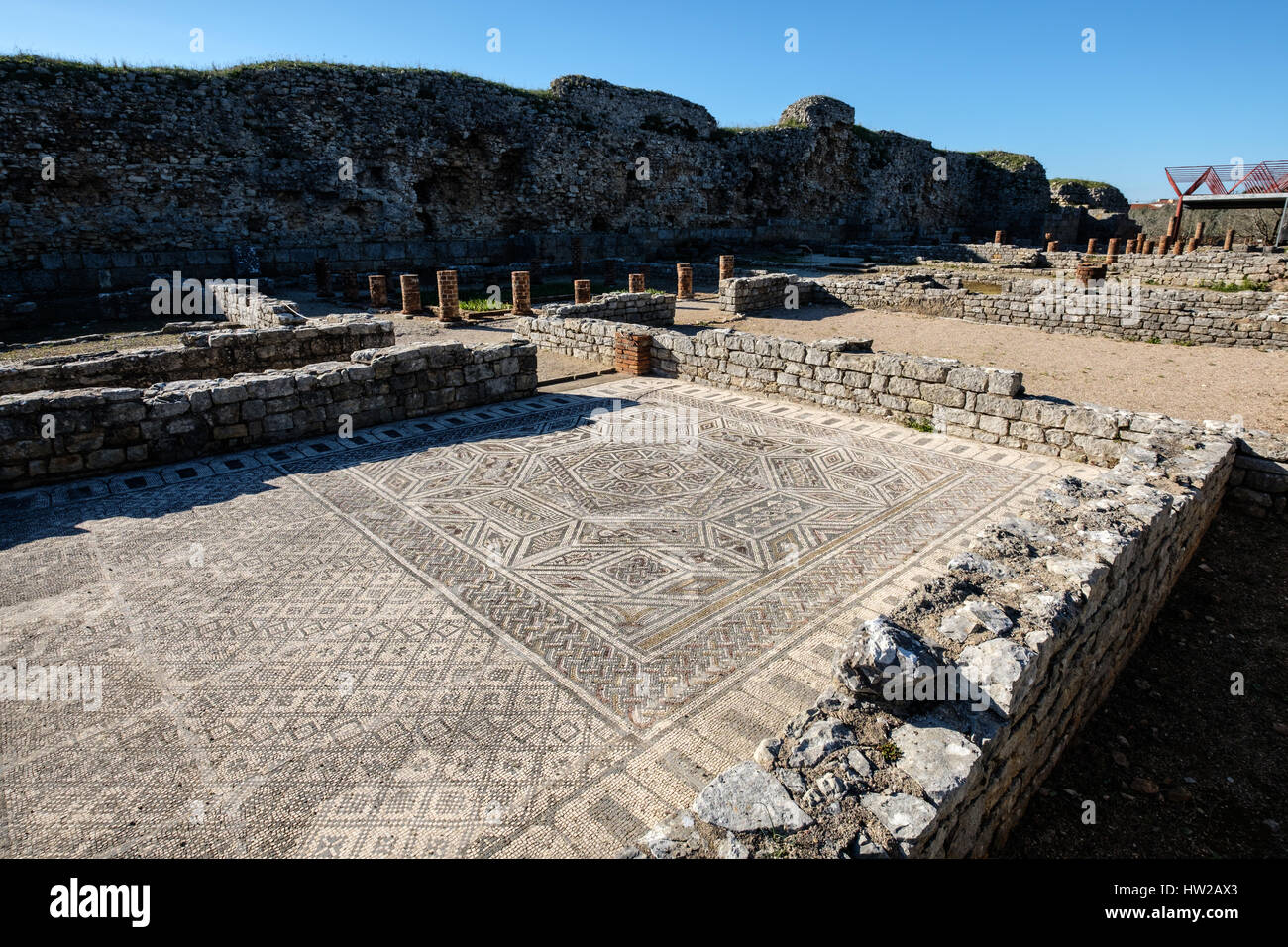 Mosaico romano piano presso le rovine di Conimbriga, Portogallo, Europa Foto Stock