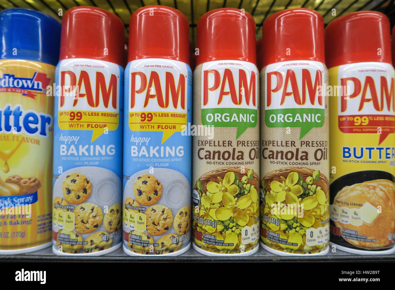 Le lattine di Pam spray da cucina, D'Agostino Drogheria a New York City, Stati Uniti Foto Stock