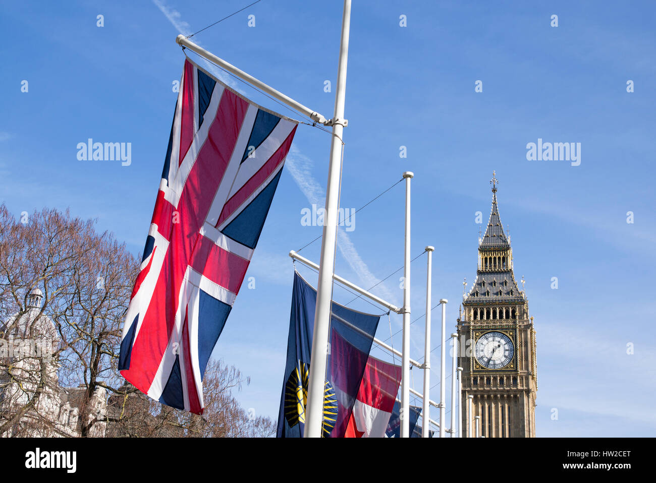Union Jack flag con il Big Ben in background. Londra, Regno Unito Foto Stock