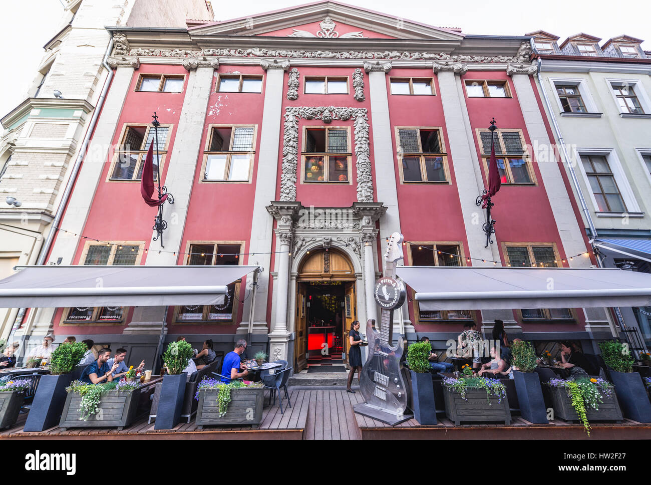 Rocke Cafe Riga music club e ristorante sul Marstalu Street, Città Vecchia di Riga, la città capitale della Repubblica di Lettonia Foto Stock